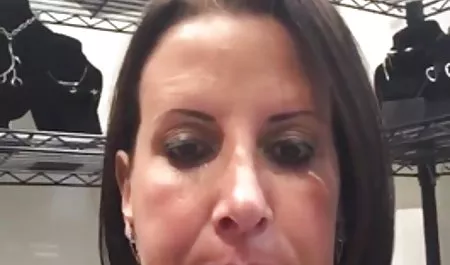 Flossie video bokep selingkuh 2018 (1974)