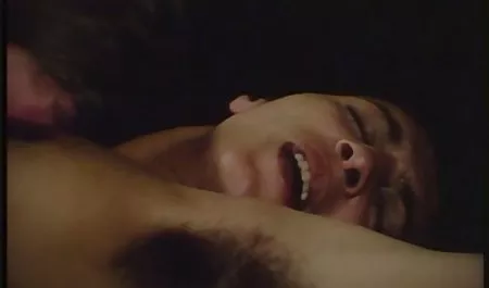 Eugene xnxxx barat selingkuh Smith tertangkap memakai celana ketat di tempat umum