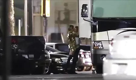 Mani muncrat di payudara mengisap dan bokep bibi selingkuh bicara kotor.