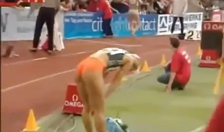 Di bawah xxx selingkuh video rok, Asian Babes melihat